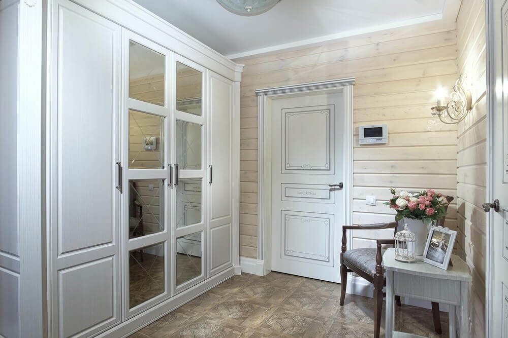 Белая дверь в стиле прованс